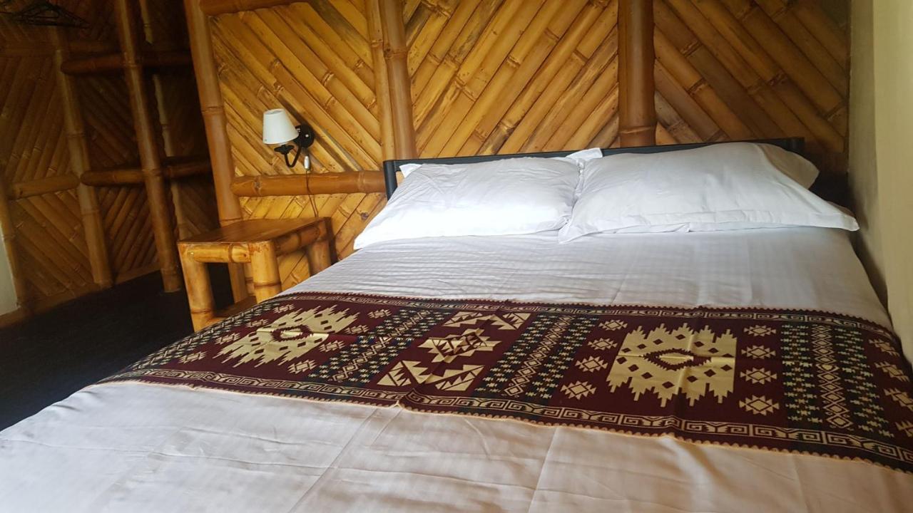 Golden Tree Mindo Eco-Lodge エクステリア 写真